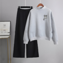 Cozy and Stylish Sweatshirt with Trendy Flapper Trousers